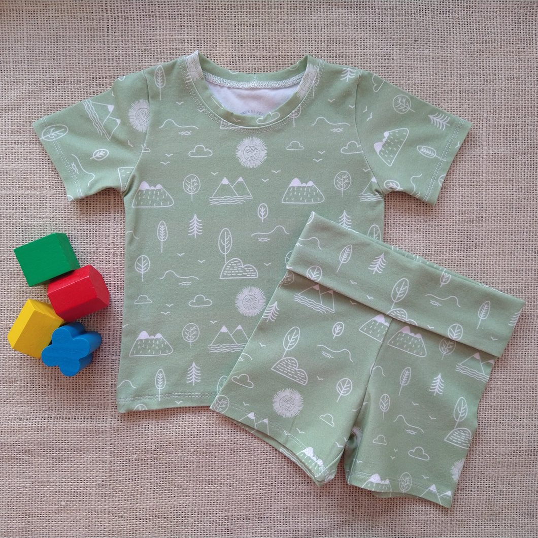 Green Mountain Short Sleeve Top & Shorts Set