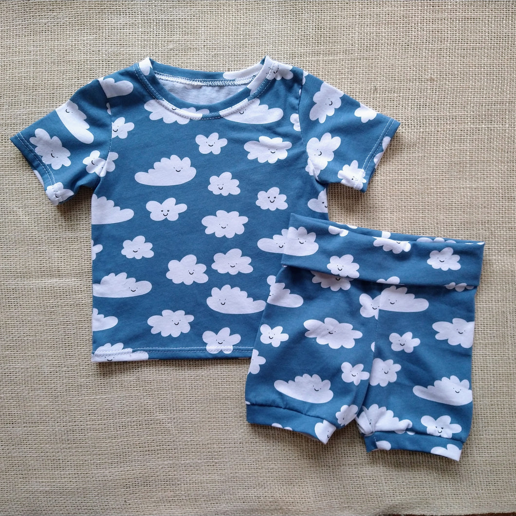 Happy Cloud t-shirt and shorts set